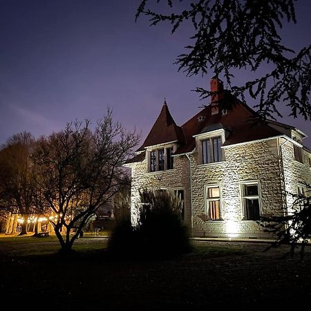 Chambres Au Chateau Du Mouillat Saint-Clair-de-la-Tour Exterior foto
