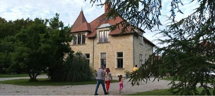 Chambres Au Chateau Du Mouillat Saint-Clair-de-la-Tour Exterior foto